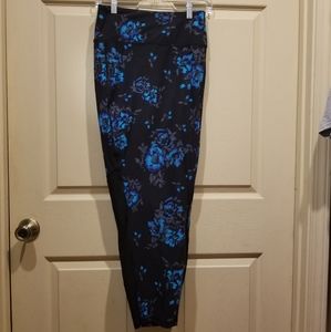 Torrid Active, pants size 6 (30), floral